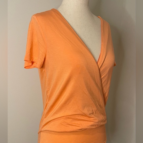 Lulu- Mareen Peach Shortsleeve Bodysuit - Picture 6 of 7